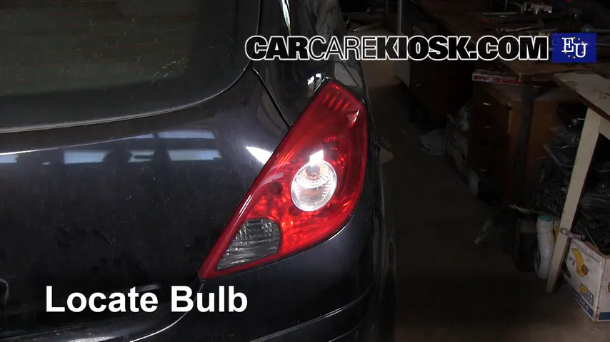 2008 Opel Corsa D 1.2L 4 Cyl. Éclairage Feu clignotant arrière (remplacer l'ampoule)